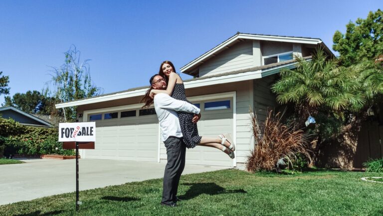 Lining Up Your Move With the Sale